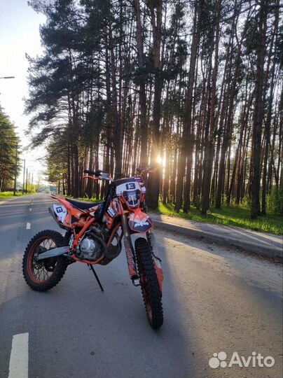 Кроссовый мотоцикл