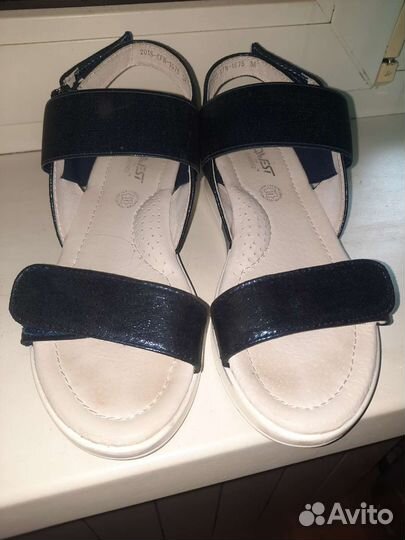 Босоножки для девочки 34-35