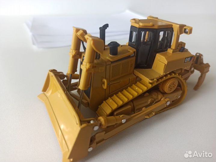 Модель бульдозера Caterpillar D8R 1:50