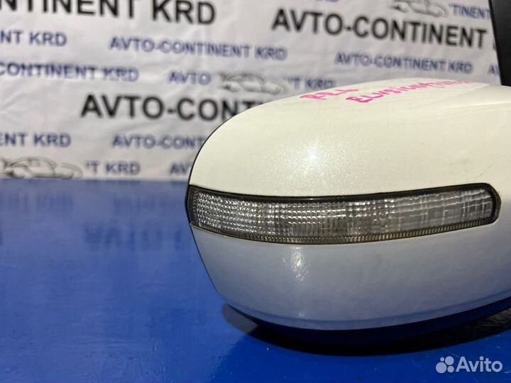 Зеркало правое Honda Elysion RR1 K24A