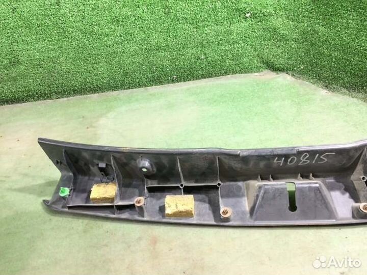 Накладка замка багажника Subaru Impreza GH8