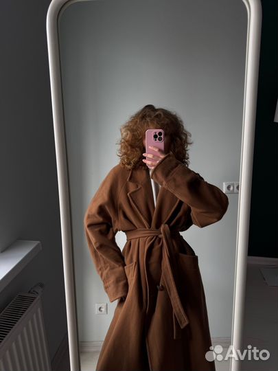 Коричневое пальто оверсайз
