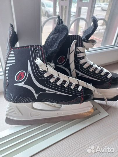 Коньки хоккейные детские