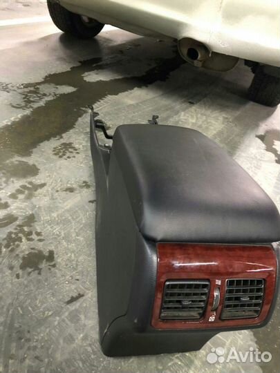 Подлокотник в сборе Toyota camry v50