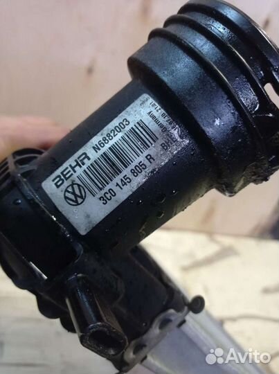 Радиатор Volkswagen Tiguan 2010