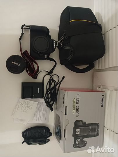 Зеркальный фотоаппарат Canon eos 2000d