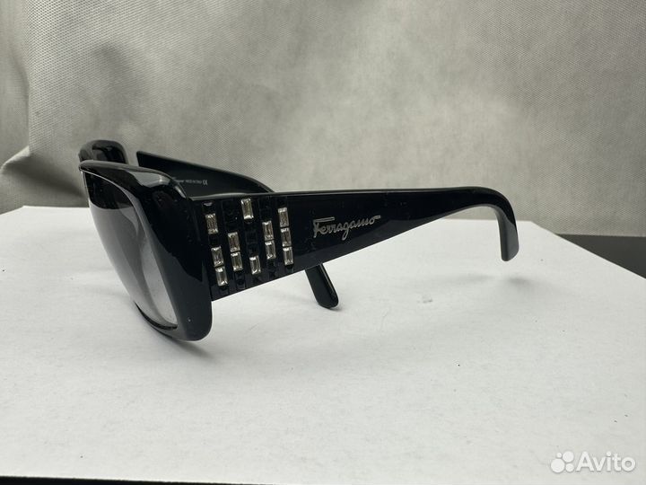 Солнцезащитные очки Salvatore Ferragamo