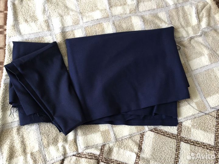 Ткань полушерстяная синего цвета