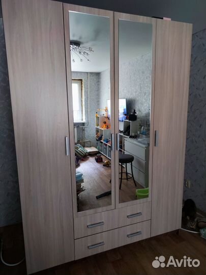 Шкаф распашной 3х дверный новый