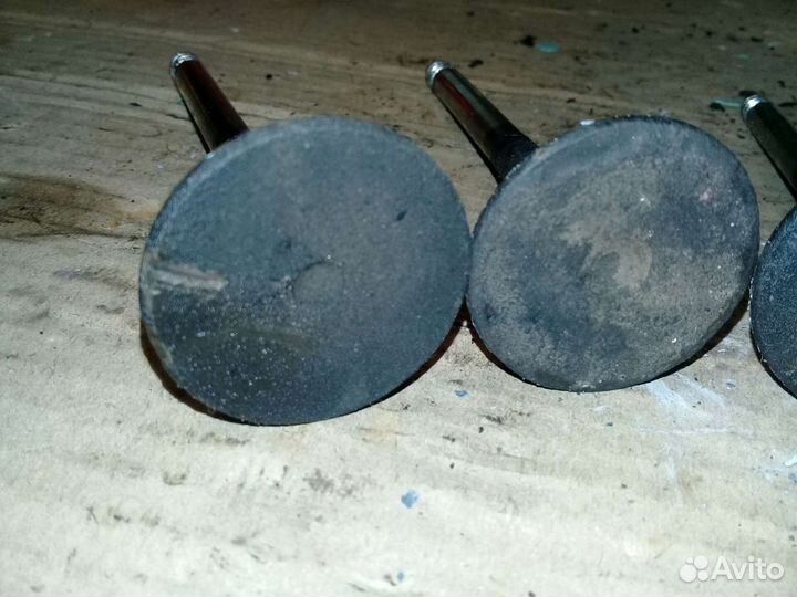 Клапан впускной 2.3 Volkswagen Passat B5