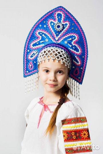 Кокошники Анна и русско народная одежда