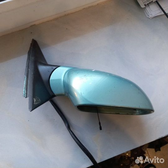 Зеркало боковое правое В сборе правое Volkswagen