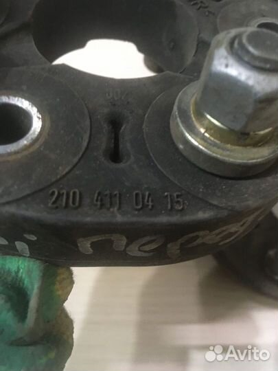 Муфта карданного вала Мерседес 2104110415