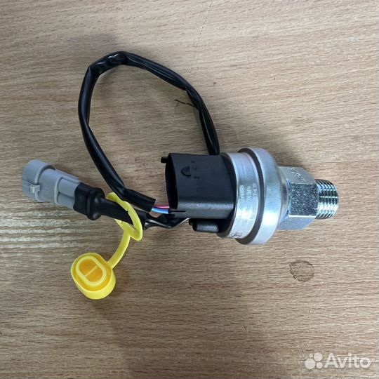 Датчик давления масла shacman X3000 Евро5