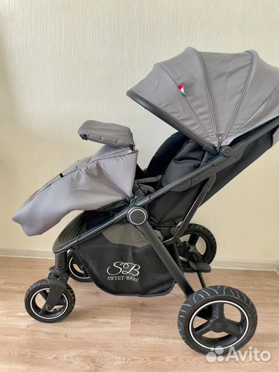 Прогулочная коляска с надувными колесами