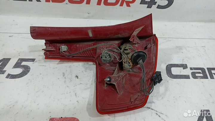 Фонарь задний правый б/у для Citroen C4 (6351T8)