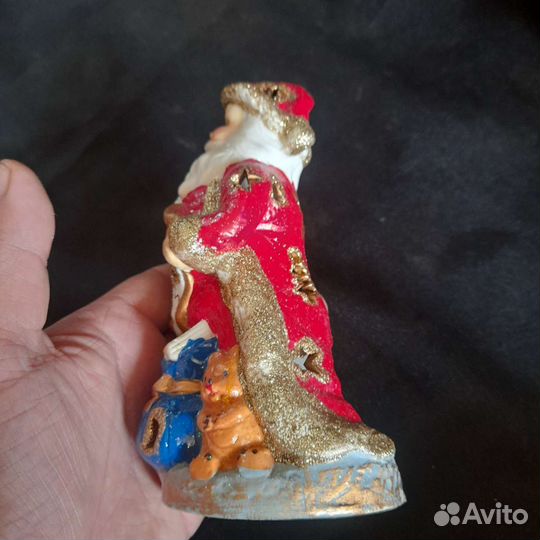 Фарфоровая статуэтка Дед мороз