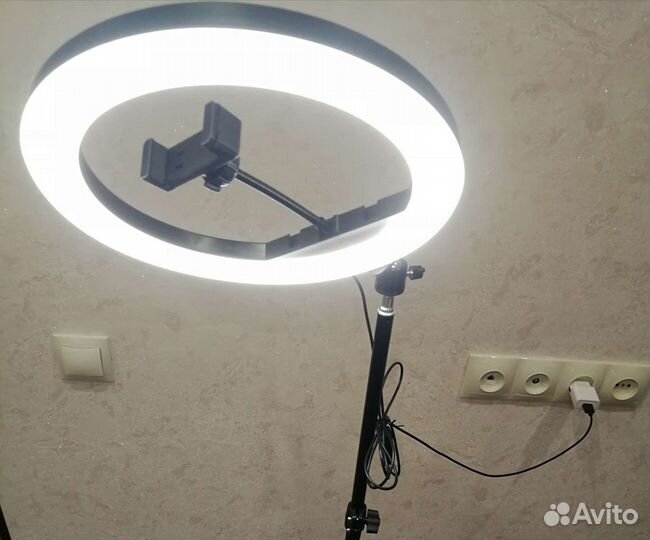 Кольцевая лампа 30см + штатив и шарнир. Новая