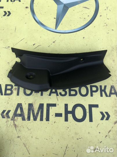 Mercedes W166 ML GLE водосток двери багажника L