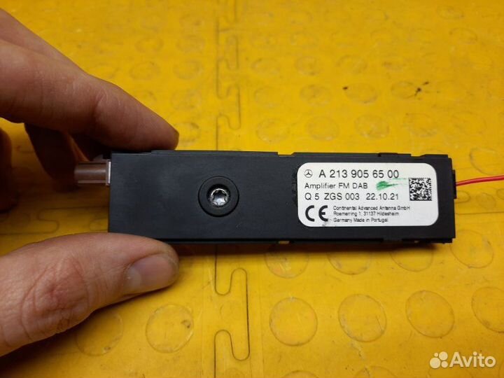 Усилитель антенны задний левый Mercedes-Benz