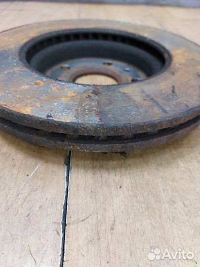 Тормозной диск передний Opel Astra J 2010-2017