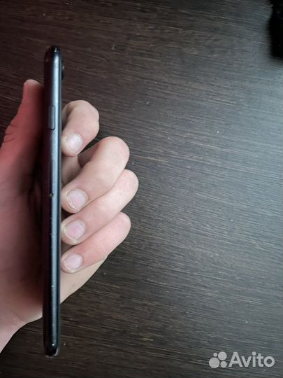 Телефон iPhone SE 2020