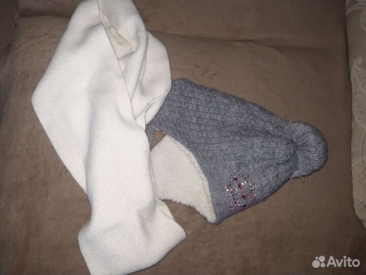 Зимние шапки, варежки, шарф для девочки пакетом