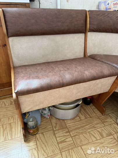 Угловой диван на куню, кожаный