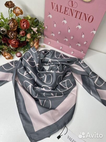 Шелковый платок Valentino серый