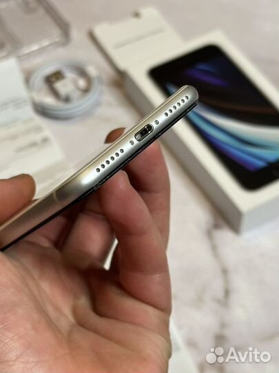 iPhone SE (2020), 64 ГБ