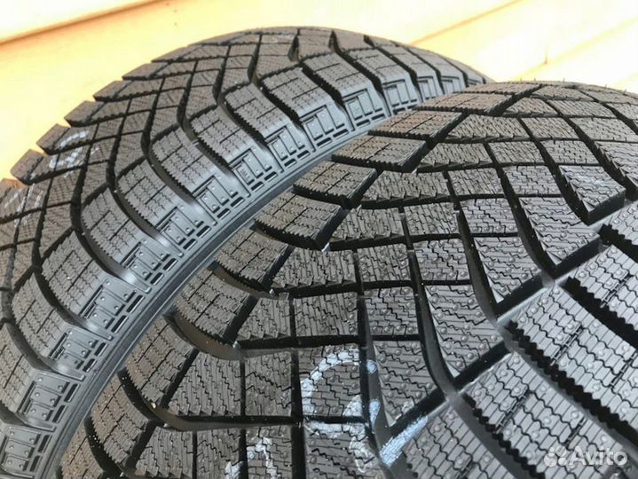 Pirelli Ice Zero FR 225/50 R17 98H