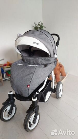 Прогулочная коляска с надувными колесами