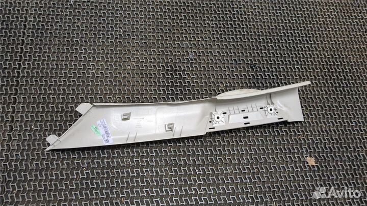 Обшивка стойки Chrysler Pacifica, 2017