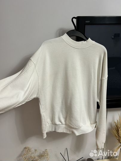 Свитшот женский bershka