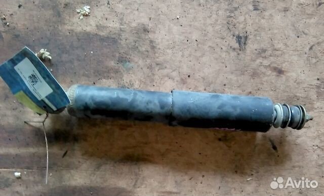 Амортизатор подвески передний Toyota Hiace