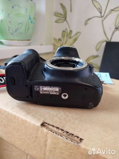 Зеркальный фотоаппарат canon 60d