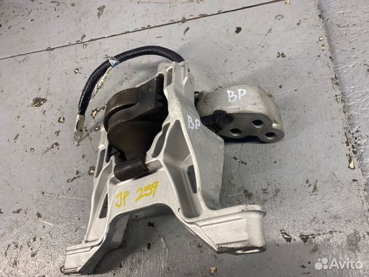 Подушка двигателя mazda 3 BP