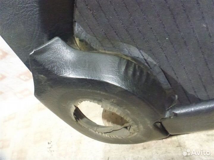 Обшивка двери передняя правая Audi 100 4A2 AAR