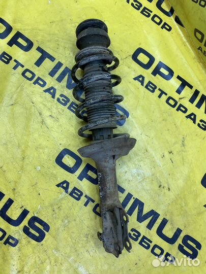 Стойка передняя правая Volkswagen Polo 3