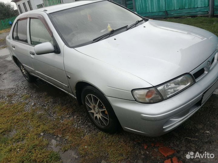 Nissan Pulsar, 1998