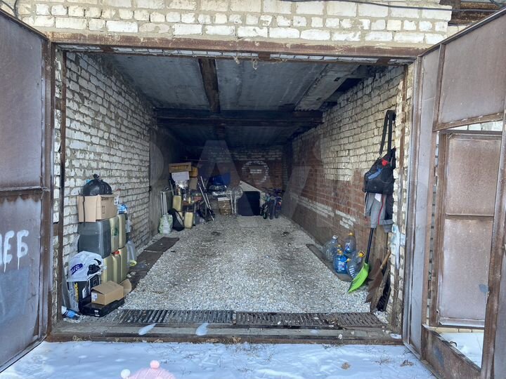 Гараж, > 30 м²