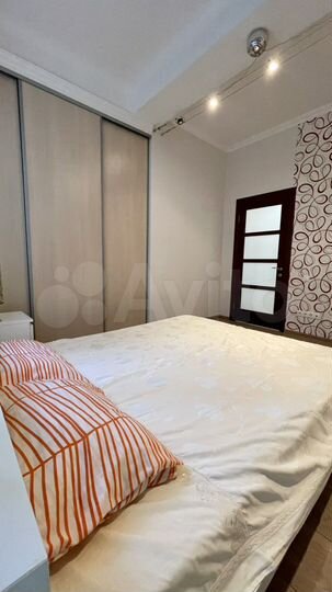 2-к. квартира, 83 м², 1/14 эт.