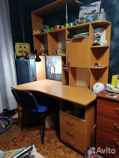 Компьютерный стол-стенка