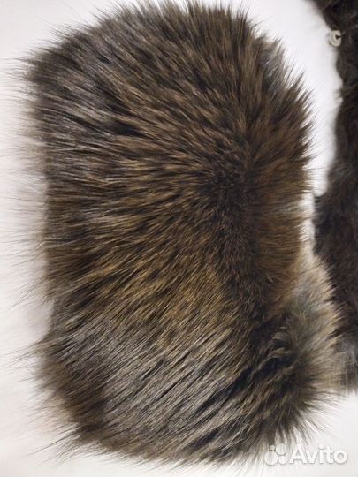 Меховой воротник с манжетами