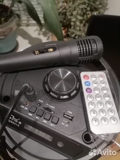 Блютуз колонка с микрофоном новая