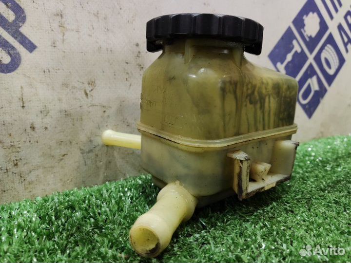 Бачок гидроусилителя Toyota Avensis универсал 1.8