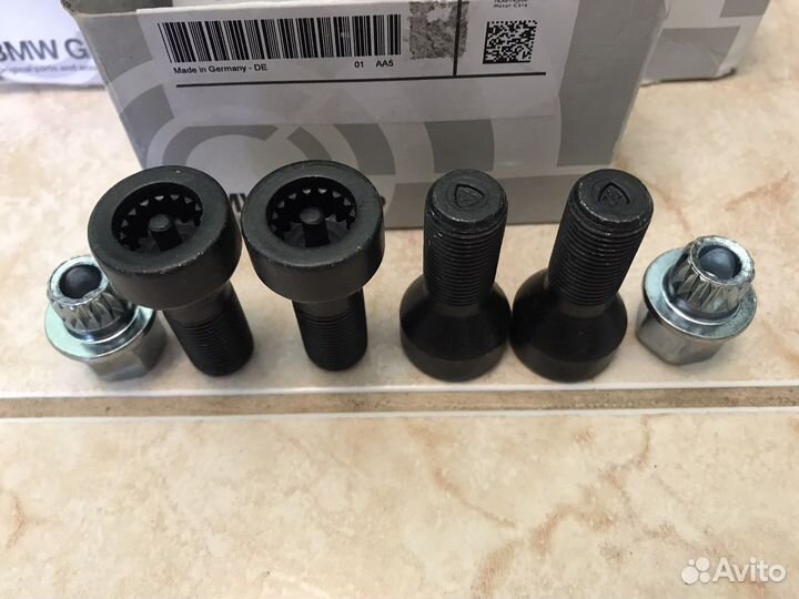 Оригинальные секретки колёсного болта BMW