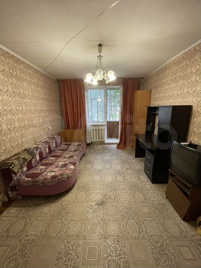 2-к. квартира, 50 м², 1/9 эт.