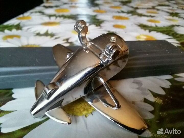 Статуэтка - часы