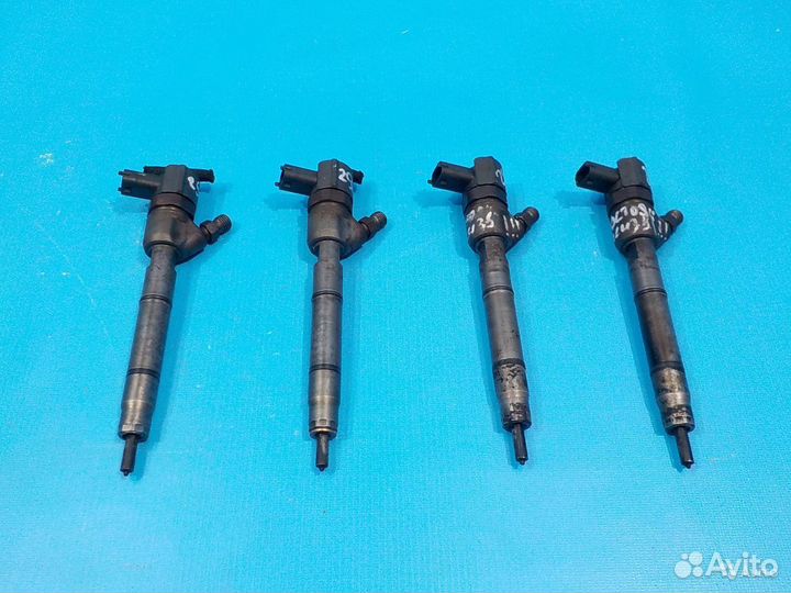 Форсунка дизельная Kia Ceed 1.6 tdi 338002A400